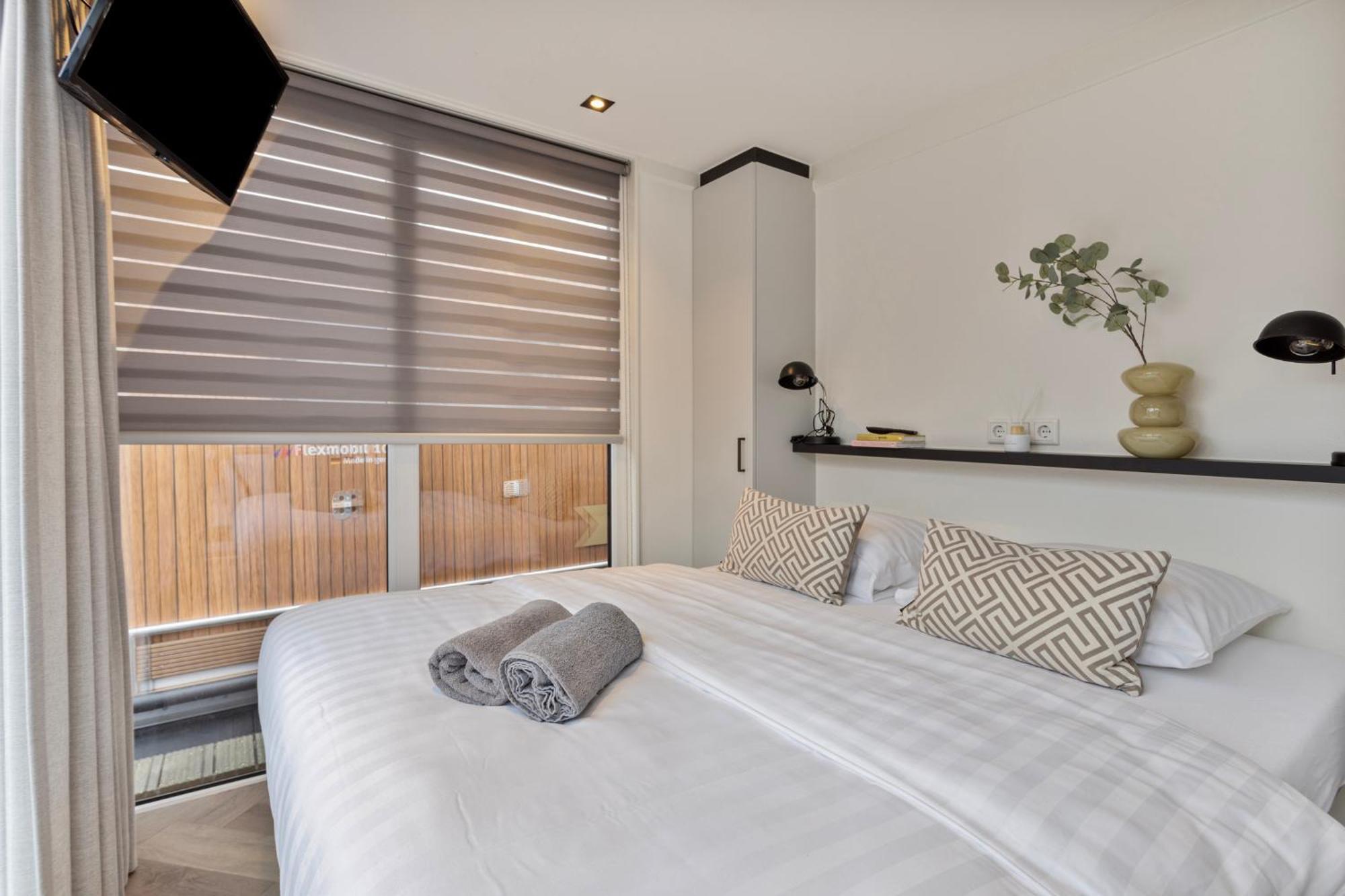 Luxurious Waterloft Near Beach And Centre By Weltevreden Experience Zeewolde Kültér fotó